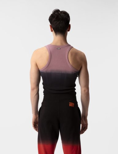 Tanktop degradeert verdomd heet