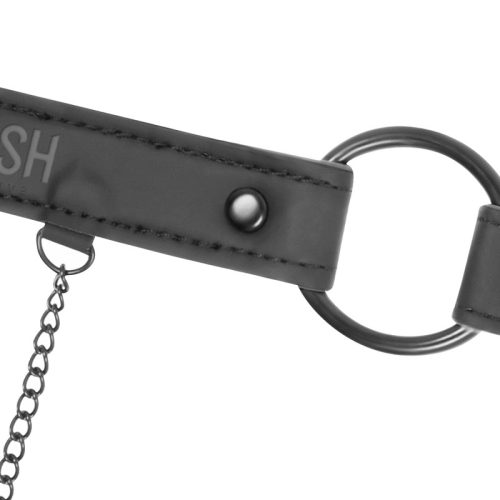 FETIS ALÁRENDELT – ÖKERGYŰRŰ MELLBIMBÓS BILINCSEKKEL