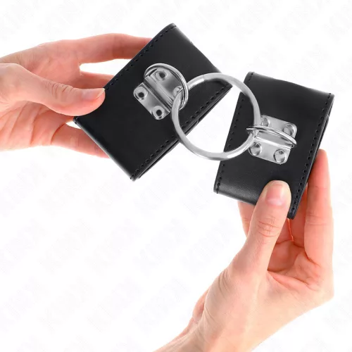 KINK - RÖGZÍTETT CSUKLÓRÖGZÍTŐK GYŰRŰVEL ÉS ZÁRÓZÁRÁSSAL, FEKETE ÁLLÍTHATÓ 16-23 CM X 5,5 CM