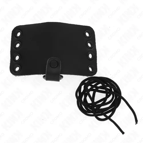 KINK – BŐR PÉNISZGYŰRŰ CSIPKEZÁRÓVAL ÉS FŰZŐKKEL