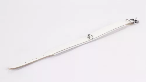 Lakleer met lamsleer achterkant wit