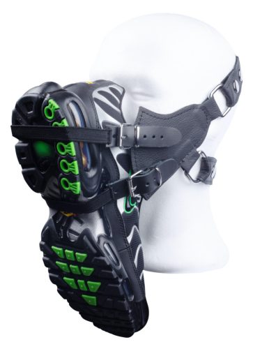 Sniff My Sneaker – bőr maszk érzéki élményekhez