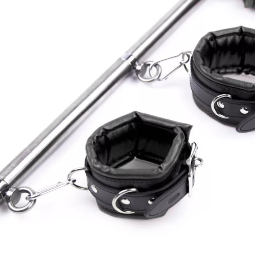 Simply Dom – fekete nyakörv és bilincses készlet