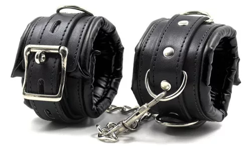 Simply Dom – fekete nyakörv és bilincses készlet